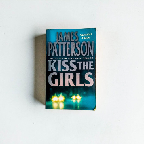 Kiss The Girls Kiss The Girls