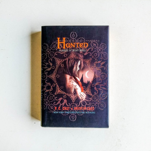 Hunted (A House of Night Novels) Hunted (A House of Night Novels)